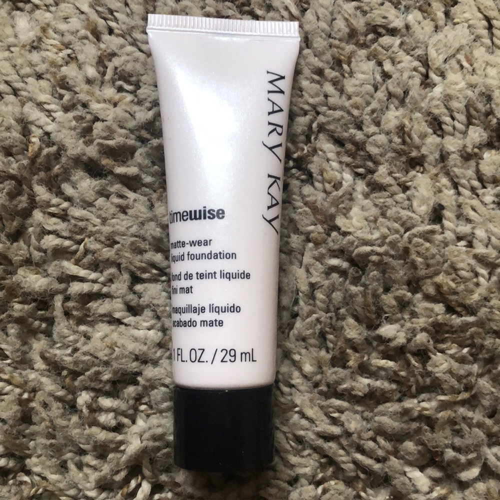MARY KAY liquid foundation